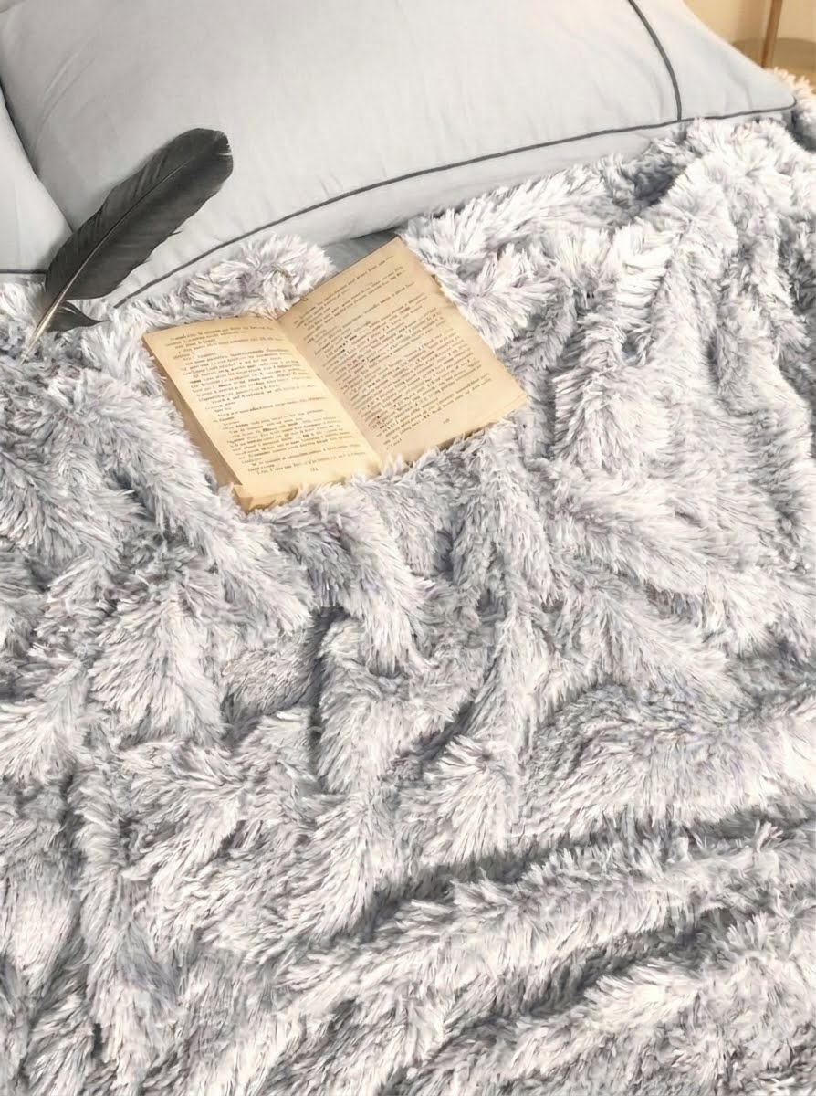 Featherlight Smoky grey